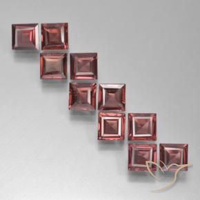 Gemas de Granate piropo Rojo oscuro medio natural de 3.38 ct, Cuadrado, VS