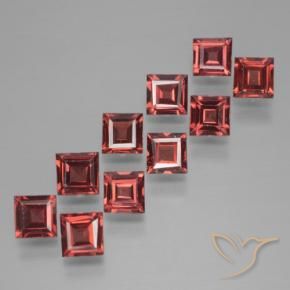 Gemas de Granate piropo Rojo medio natural de 4.11 ct, Cuadrado, VS