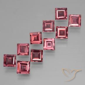 Gemas de Granate piropo Rojo oscuro medio natural de 3.88 ct, Cuadrado, VS