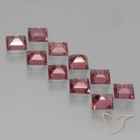 Gemas de Granate piropo Rojo oscuro medio natural de 3.88 ct, Cuadrado, VS