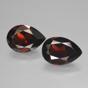 Gemas de Granate Piropo Rojo oscuro natural de 4.85 ct, En forma de pera, VVS-VS