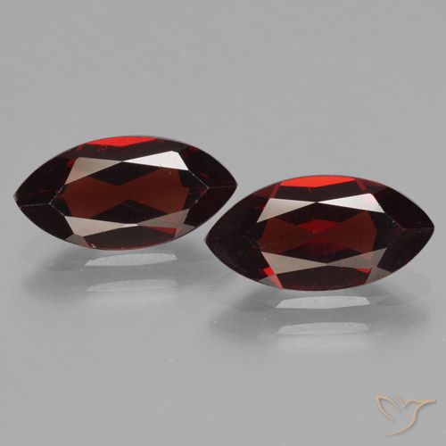 4.18ctw Natural Rojo oscuro Granate piropo, Marquesa, VVS-VS