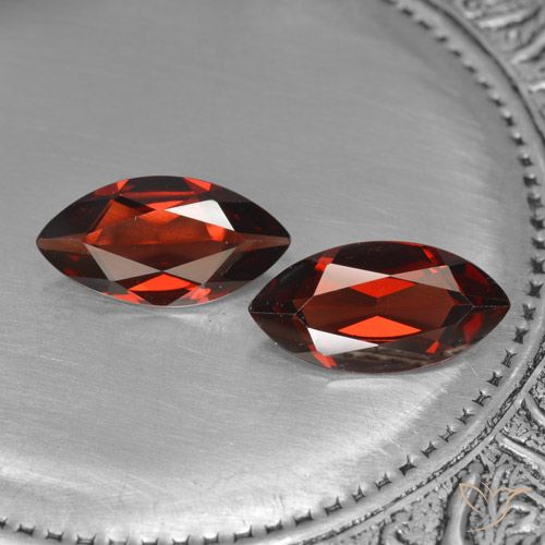 3.56ctw Natural Rojo sangre intenso Granate piropo, Marquesa, VVS-VS
