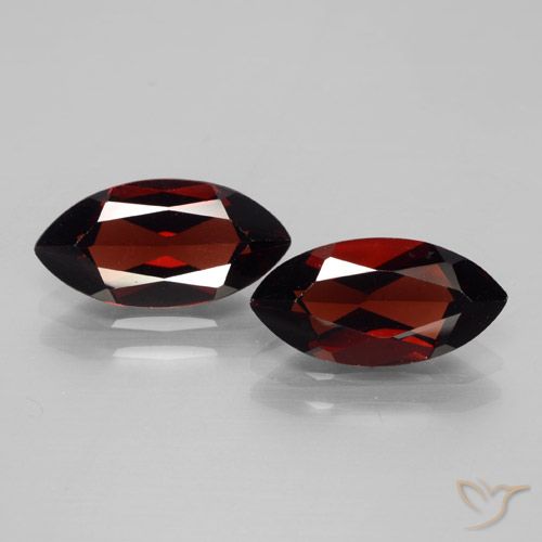 4.37ctw Natural Rojo oscuro Granate piropo, Marquesa, VVS-VS