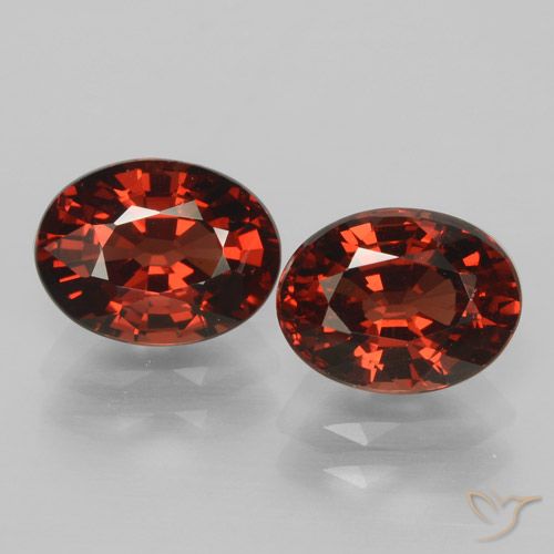 3.46ctw Natural Rojo sangre intenso Granate piropo, Ovalada, VVS-VS