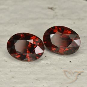 Gemas de Granate piropo Rojo sangre intenso natural de 3.39 ct, Ovalada, VVS-VS
