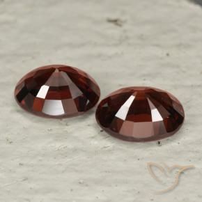 Gemas de Granate piropo Rojo sangre intenso natural de 3.39 ct, Ovalada, VVS-VS