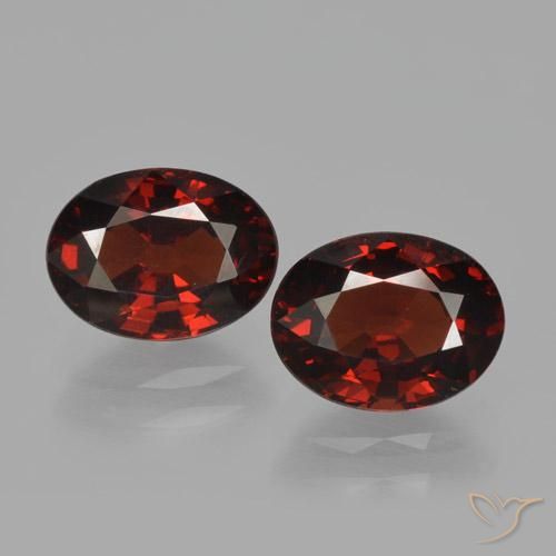 3.38ctw Natural Rojo oscuro Granate piropo, Ovalada, VVS-VS