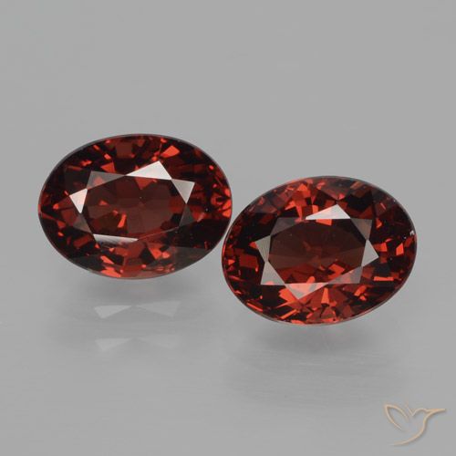 3.65ctw Natural Rojo sangre intenso Granate piropo, Ovalada, VVS-VS