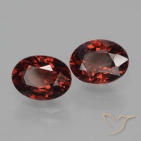 Gemas de Granate piropo Rojo sangre intenso natural de 3.65 ct, Ovalada, VVS-VS