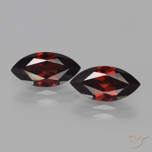 4.32ctw Natural Rojo oscuro Granate piropo, Marquesa, VVS-VS