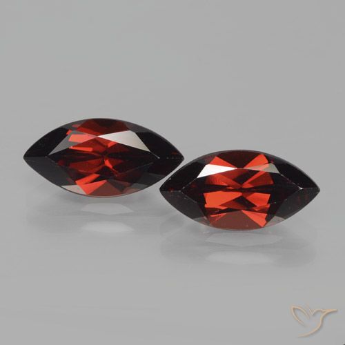 4.55ctw Natural Rojo sangre intenso Granate piropo, Marquesa, VVS-VS