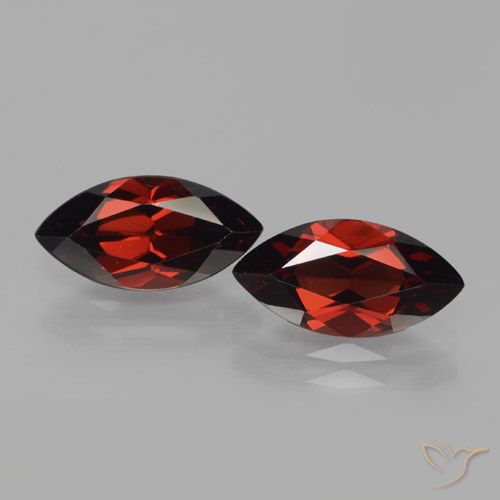 4.61ctw Natural Rojo oscuro Granate piropo, Marquesa, VVS-VS