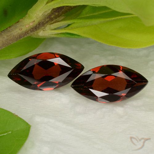 3.49ctw Natural Rojo sangre intenso Granate piropo, Marquesa, VVS-VS