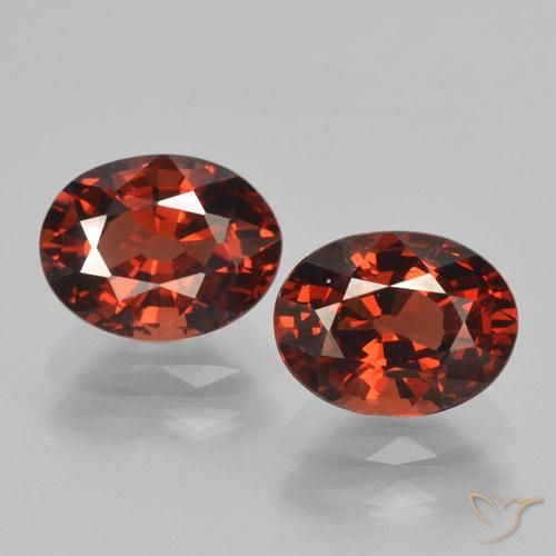3.29ctw Natural Rojo oscuro Granate piropo, Ovalada, VVS-VS