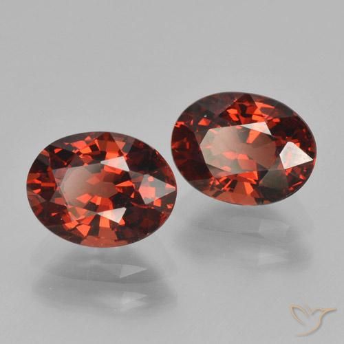 Gemas de Granate piropo Rojo oscuro natural de 3.29 ct, Ovalada, VVS-VS