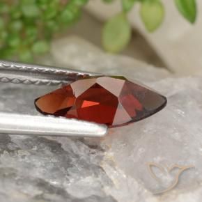 Granate piropo Rojo oscuro natural de 1.30 ct, Marquesa, VVS-VS