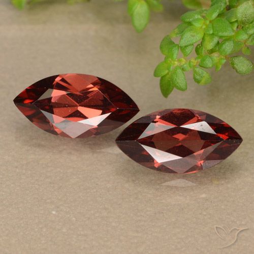 2.63ctw Natural Rojo oscuro Granate piropo, Marquesa, VVS-VS