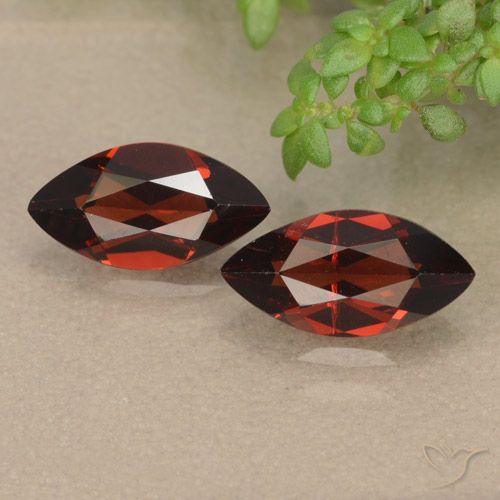 2.49ctw Natural Rojo oscuro Granate piropo, Marquesa, VS-SI