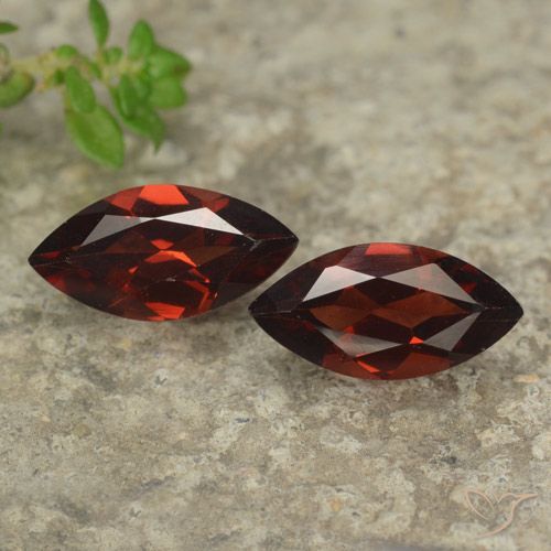 2.37ctw Natural Rojo oscuro Granate piropo, Marquesa, VVS-VS