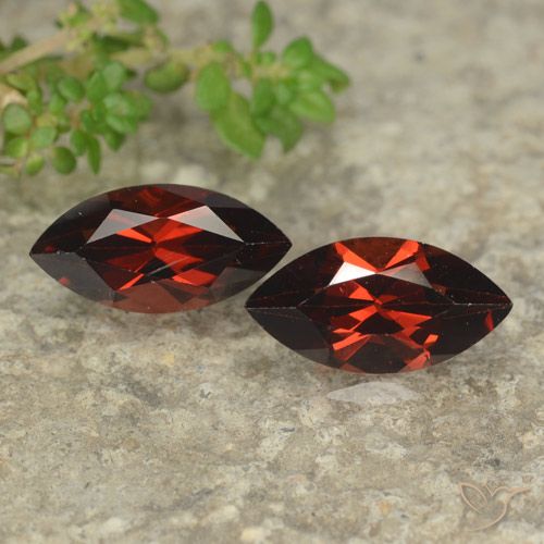 2.80ctw Natural Rojo oscuro Granate piropo, Marquesa, VVS-VS