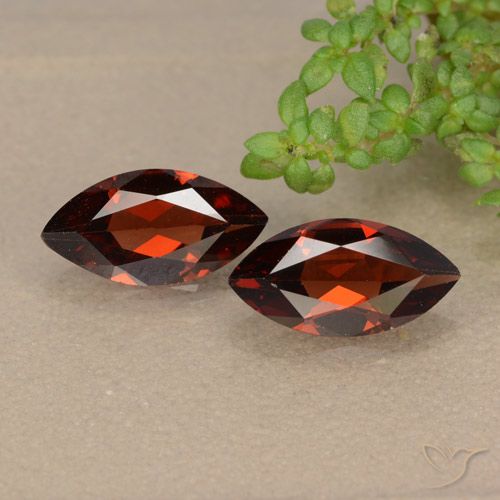 2.16ctw Natural Rojo medio Granate piropo, Marquesa, VVS-VS