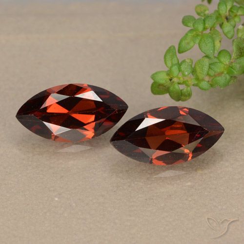 2.66ctw Natural Rojo oscuro Granate piropo, Marquesa, VVS-VS