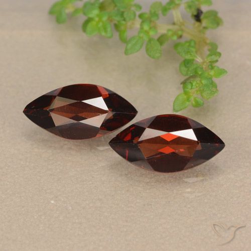 2.39ctw Natural Rojo oscuro Granate piropo, Marquesa, VVS-VS