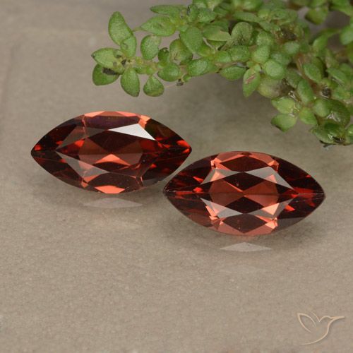 2.53ctw Natural Rojo medio Granate piropo, Marquesa, VVS-VS