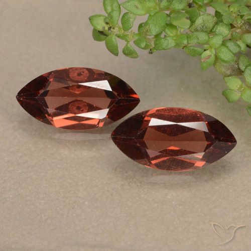 2.43ctw Natural Rojo escarlata Granate piropo, Marquesa, VVS-VS