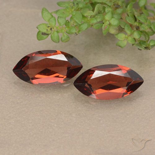 2.10ctw Natural Rojo medio Granate piropo, Marquesa, VVS-VS, Photo A