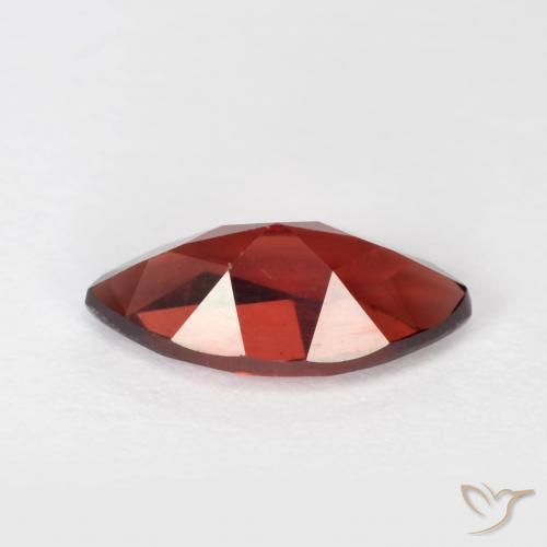 Granate piropo Rojo oscuro natural de 1.36 ct, Marquesa, VVS-VS