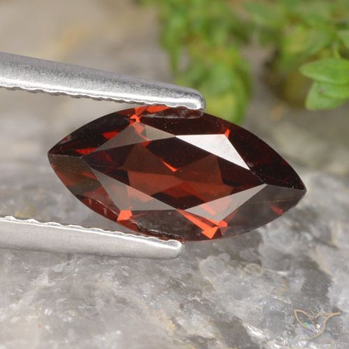 1.36ct Natural Rojo oscuro Granate piropo, Marquesa, VVS-VS