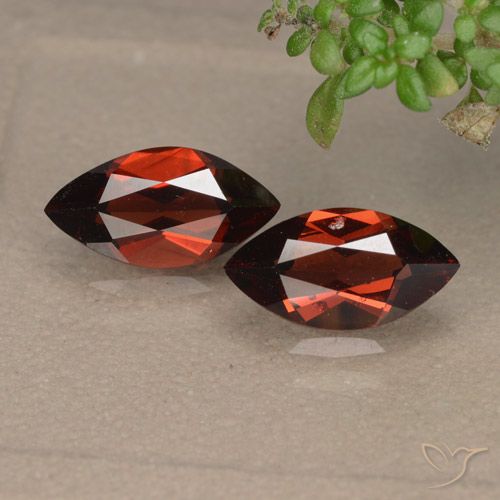 2.52ctw Natural Rojo oscuro Granate piropo, Marquesa, VVS-VS