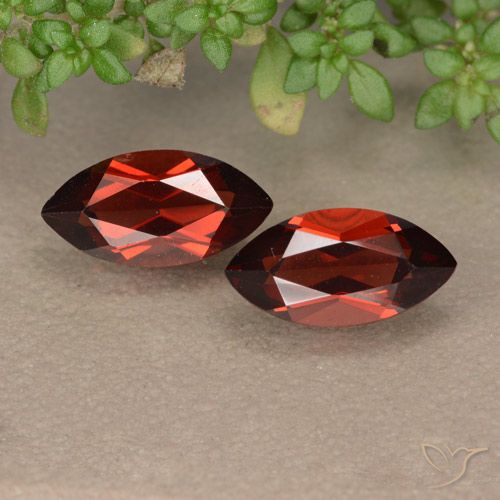 2.80ctw Natural Rojo oscuro Granate piropo, Marquesa, VVS-VS