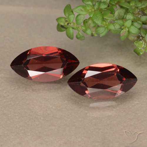2.69ctw Natural Rojo oscuro Granate piropo, Marquesa, VVS-VS