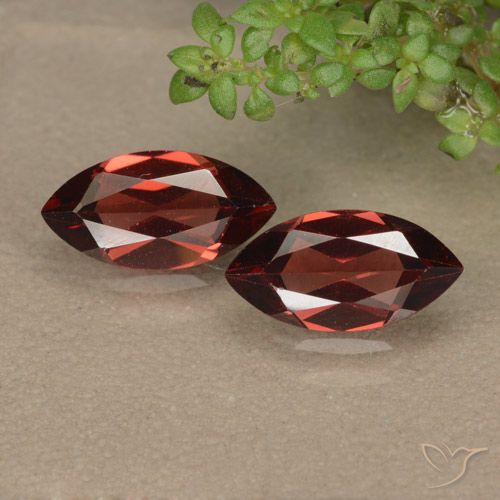 2.43ctw Natural Rojo medio Granate piropo, Marquesa, VVS-VS