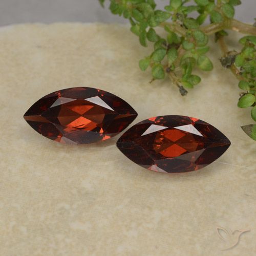 2.37ctw Natural Rojo oscuro Granate piropo, Marquesa, VS