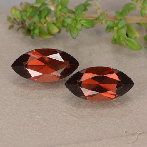 2.69ctw Natural Rojo medio Granate piropo, Marquesa, VVS