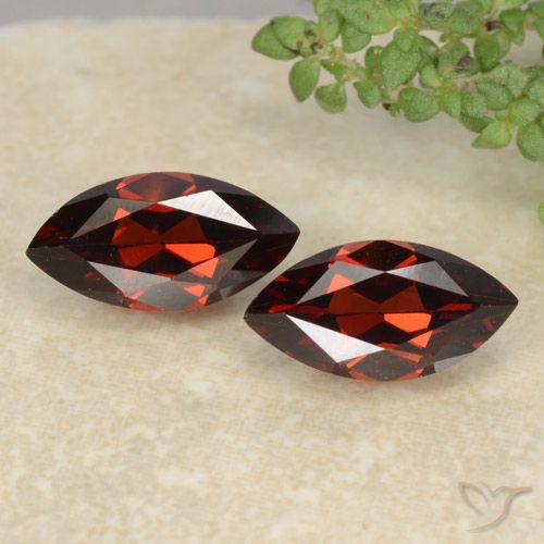 2.65ctw Natural Rojo intenso Granate piropo, Marquesa, VVS-VS