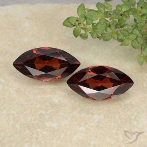 2.56ctw Natural Rojo oscuro Granate piropo, Marquesa, VVS-VS