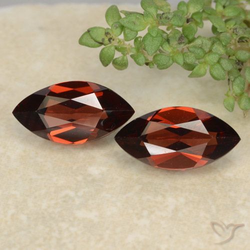 2.49ctw Natural Rojo oscuro Granate piropo, Marquesa, VVS-VS