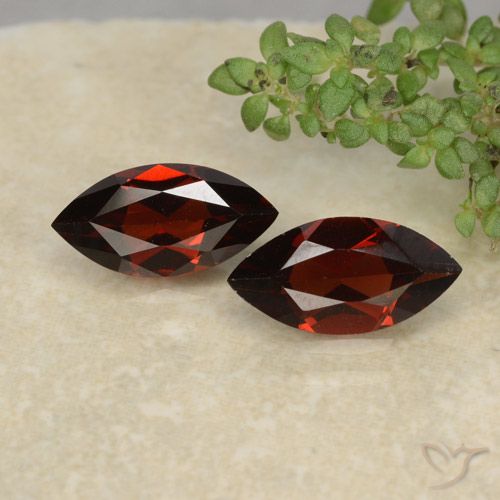 2.39ctw Natural Rojo fuego Granate piropo, Marquesa, VVS-VS