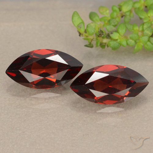 2.54ctw Natural Rojo oscuro Granate piropo, Marquesa, VVS-VS
