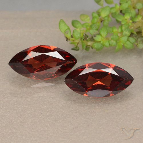 2.44ctw Natural Rojo oscuro Granate piropo, Marquesa, VVS-VS