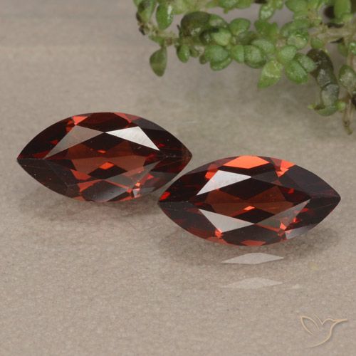 2.44ctw Natural Rojo medio Granate piropo, Marquesa, VVS-VS