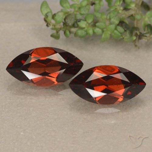 2.57ctw Natural Rojo oscuro Granate piropo, Marquesa, VVS-VS