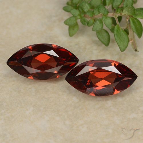2.16ctw Natural Rojo oscuro Granate piropo, Marquesa, VVS-VS