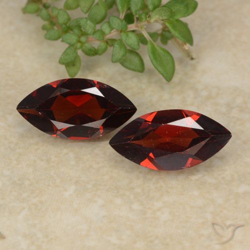 2.37ctw Natural Rojo sangre intenso Granate piropo, Marquesa, VVS-VS