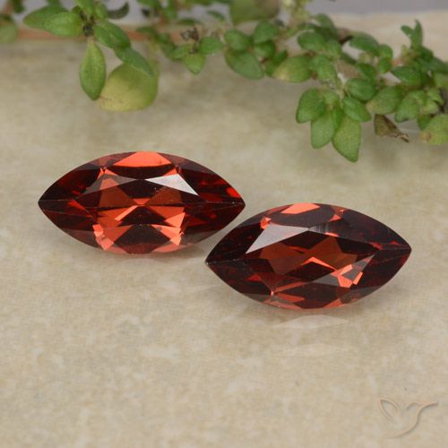 2.41ctw Natural Rojo medio Granate piropo, Marquesa, VVS-VS